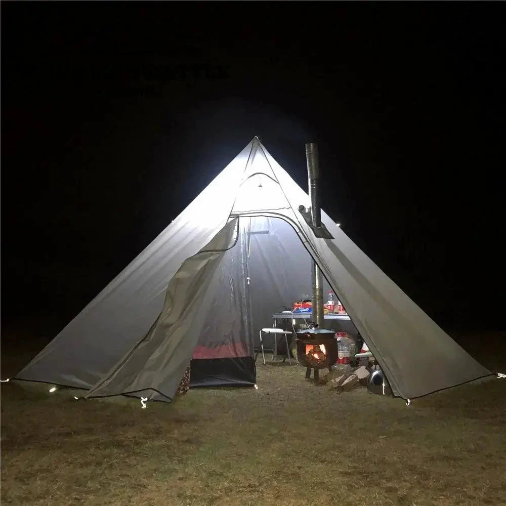 Featherlight Pyramid Camp Shelter - MANDOTOS