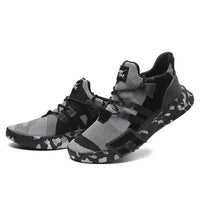 Mandotos Featherweight outdoor running shoes with breathable mesh upper and versatile design, ideal for running and outdoor activities.