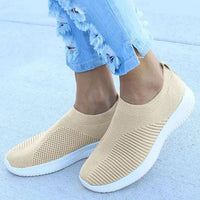 Mandotos flat knitted shoes in soft fabric, featuring a sleek design and comfortable fit for casual wear.