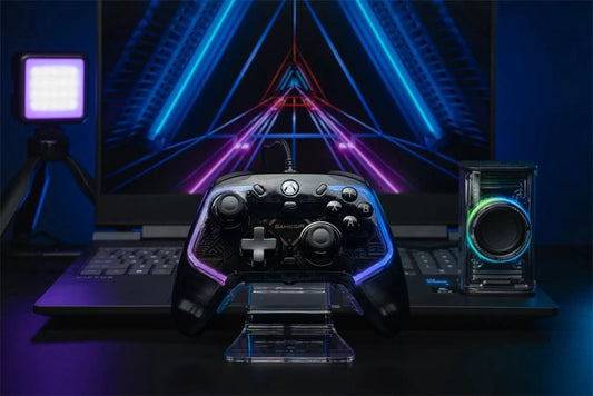 Mandotos GameSir Kaleid Xbox wired controller with Hall Effect joystick for Xbox Series X, Series S, and Xbox One consoles.