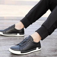 Mandotos handmade men's casual trainer shoes with closed toe, featuring a sleek design and comfortable fit.