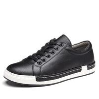 Mandotos handmade men's casual closed-toe trainers showcasing stylish leather design and comfortable fit.