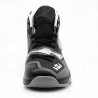 Mandotos high-performance outdoor basketball kicks with durable sole and breathable design, suitable for outdoor courts.