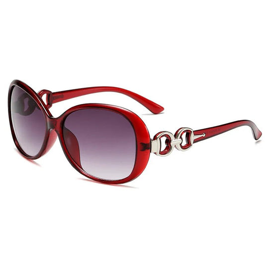 Mandotos International 2025 chic oversized vintage retro sunglasses for women, stylish travel eyewear with large frames.