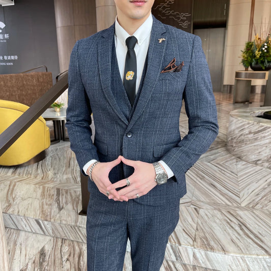 Mandotos International men's 3-piece British Korean plaid suit set, featuring a blazer, vest, and matching trousers in a stylish casual design.