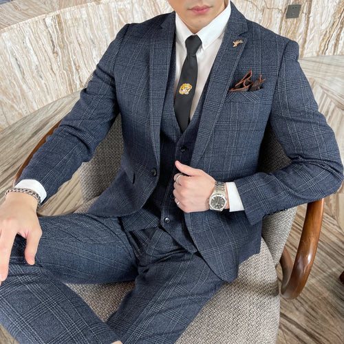 Mandotos International men's 3-piece British Korean plaid suit set, tailored business casual style, featuring a blazer, vest, and trousers.