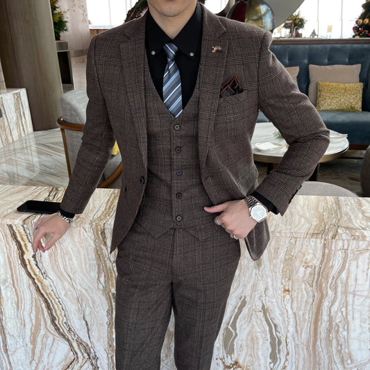 Mandotos International men's 3-piece British Korean plaid suit set, includes blazer, vest, and trousers for business casual wear.