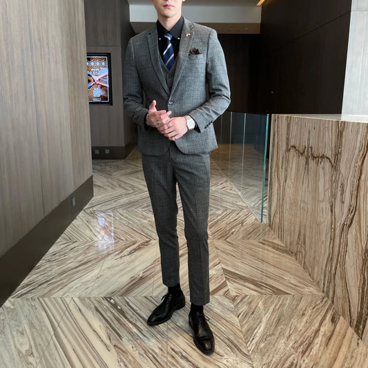 Mandotos International British Korean style plaid men's 3-piece business casual suit set, tailored and high-quality for professional wear.