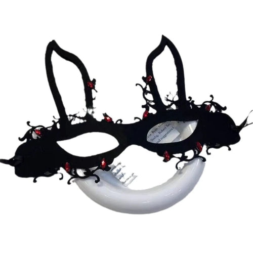 Mandotos International lace half-face masquerade mask with gothic design, elegant and sexy for fancy dress and Halloween events.