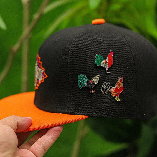 Mexico flag hat pin by MANDOTOS INTERNATIONAL, vintage-style enamel metal badge, decorative jewelry for baseball caps and accessories.