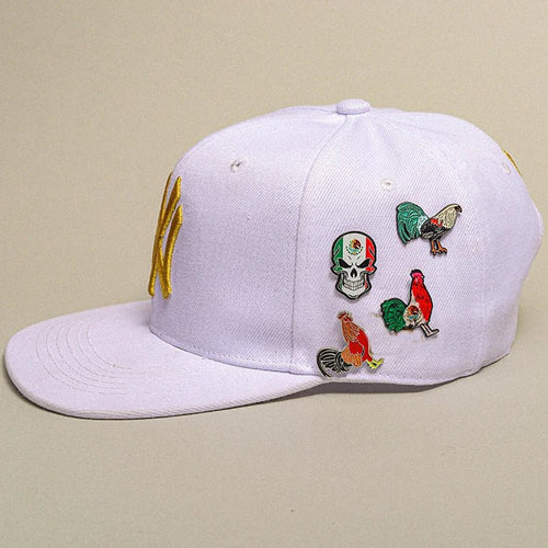 Mexico flag hat pin by MANDOTOS INTERNATIONAL, a retro enamel badge with metal design, perfect for baseball caps and decorative jewelry.