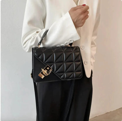 MANDOTOS Rhombus Pattern PU Leather Shoulder Bag 22 14 7 Cm Black Compact Messenger With Zipper Closure - MANDOTOS