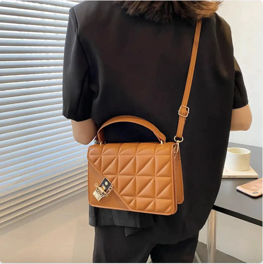 MANDOTOS Rhombus Pattern PU Leather Shoulder Bag 22 14 7 Cm Black Compact Messenger With Zipper Closure - MANDOTOS