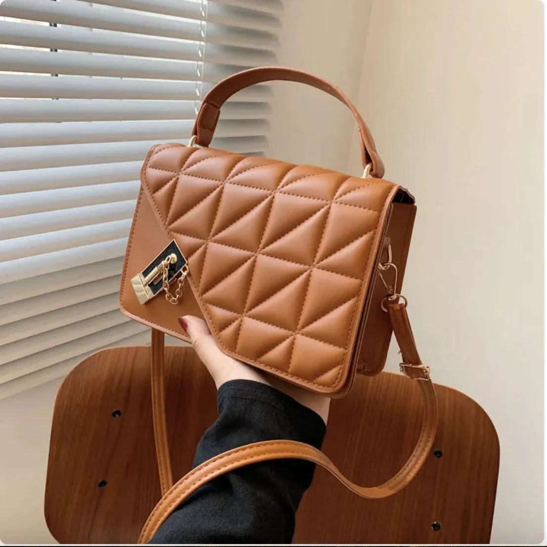 MANDOTOS Rhombus Pattern PU Leather Shoulder Bag 22 14 7 Cm Black Compact Messenger With Zipper Closure - MANDOTOS