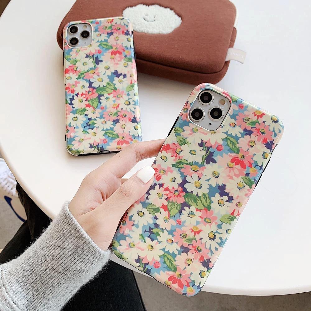 Retro Daisy Phone Case - MANDOTOS