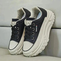 Mandotos stylish orthopedic shoes with supportive design and cushioned insoles, ideal for comfortable, everyday wear.