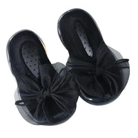 Mandotos toddler shoes in soft fabric with velcro straps, designed for comfortable early childhood footwear.