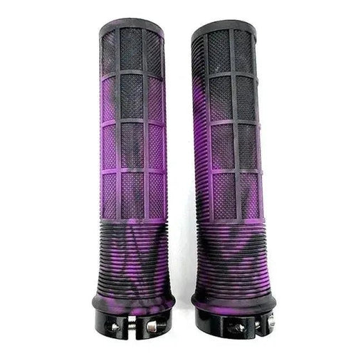 Mandotos TPR cyclist grips with textured rubber surface for secure handlebar grip and comfortable cycling experience.