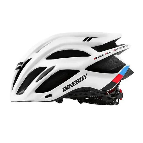 Mandotos TrailGuard adjustable bike helmet with ventilation and secure fit, shown in a sleek design suitable for cyclists.