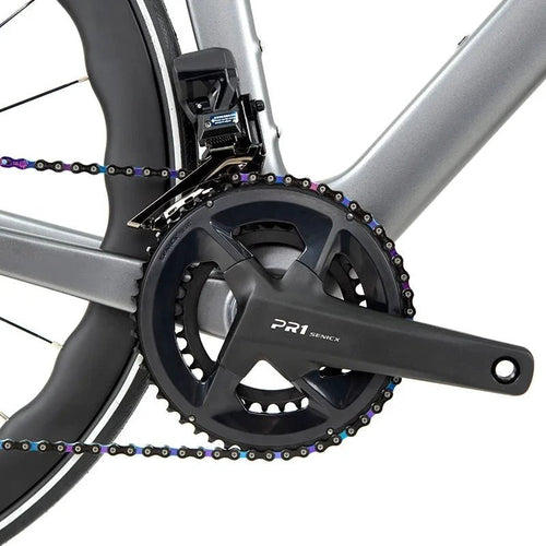 Mandotos Twitter 700x25C carbon road bicycle with hydraulic disc brakes, 50mm carbon wheels, and EDS TX 24S shifter.