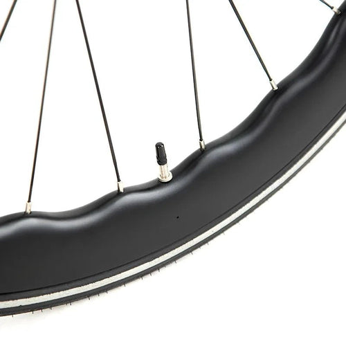 Mandotos Twitter 700x25C carbon road bicycle with wireless hydraulic disc brakes, 50mm carbon wheels, and EDS TX 24S shifter.