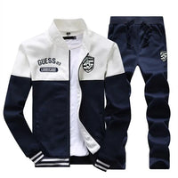 Mandotos two-piece men's casual outfit with comfortable pants and sweater, perfect for relaxed everyday wear.