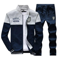 Mandotos two-piece men's casual outfit with comfortable pants and sweater, perfect for relaxed everyday wear.