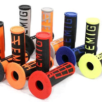 Mandotos UrbanCycle lock-on bicycle grips with ergonomic design and secure metal clamps for comfortable cycling.