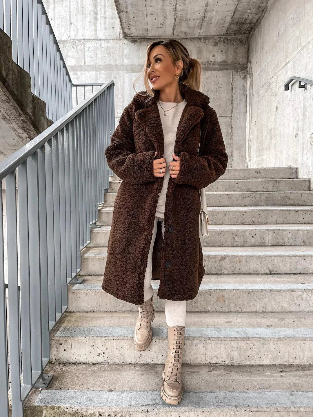 Women's Coat Lamb Wool - MANDOTOS