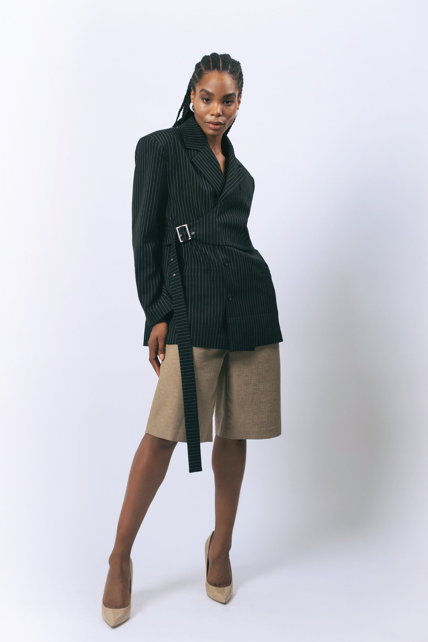Le Réussi Luna Noir Pinstripe Blazer: Bold Power Dressing in Sophisticated Black - Blazer